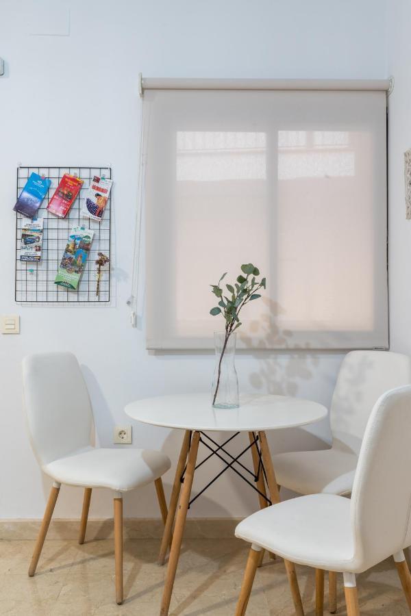 Lumbreras Host Apartment Seville Exterior photo